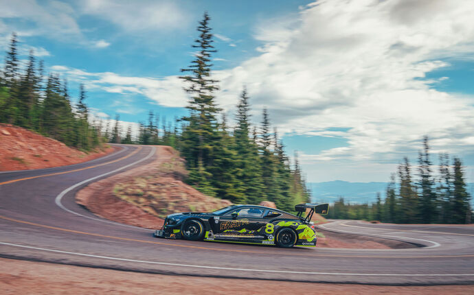 Image : Randy Pobst au volant de sa Tesla Model S Plaid